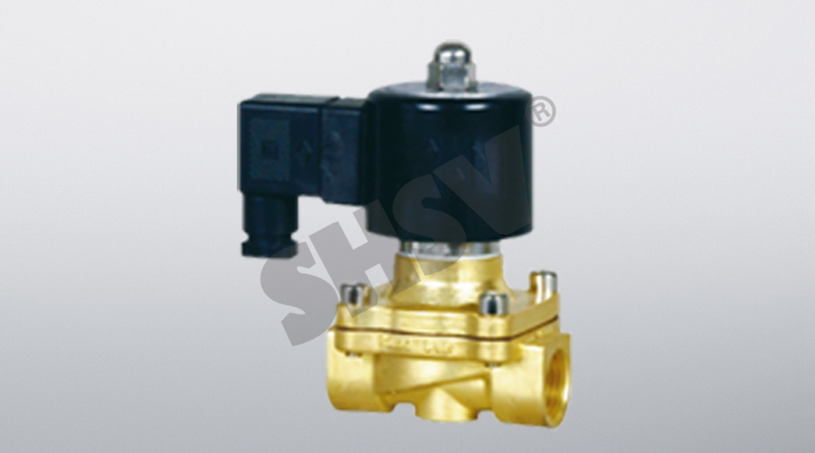 Direct acting gas solenoid valve